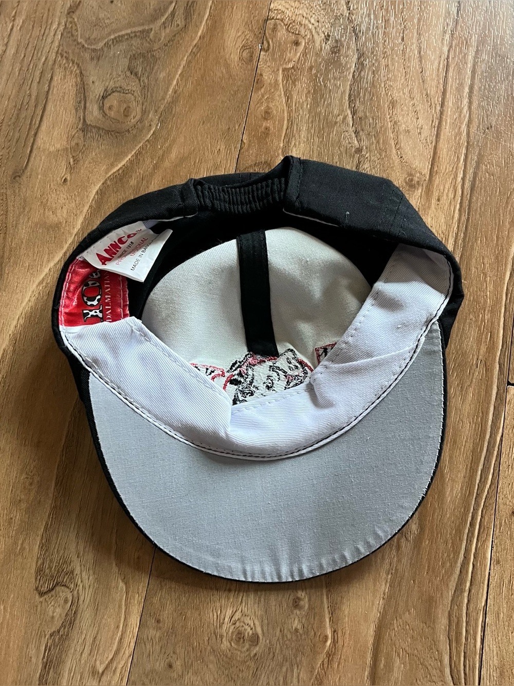 Vintage 90s disney 101 Dalmatians baby hat - Picture 2 of 5